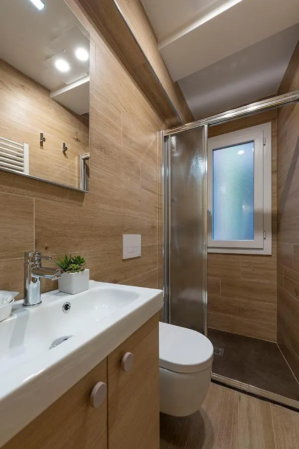 Nina Sweet Home In Velence Apartman